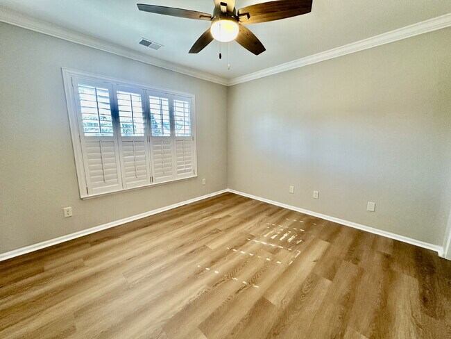 Building Photo - Recently Updated Two Bedroom Home in Sun City!