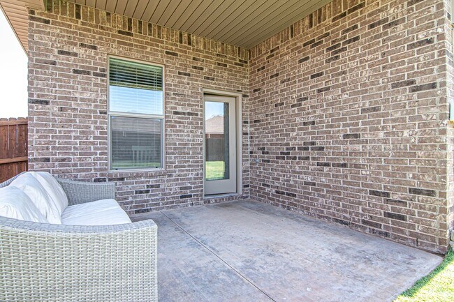 Building Photo - 2408 Outlaw Ct