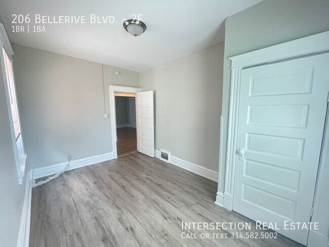 Building Photo - 206 Bellerive Blvd