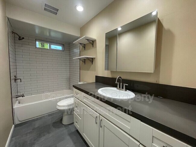 Building Photo - 4158 E Wilton St