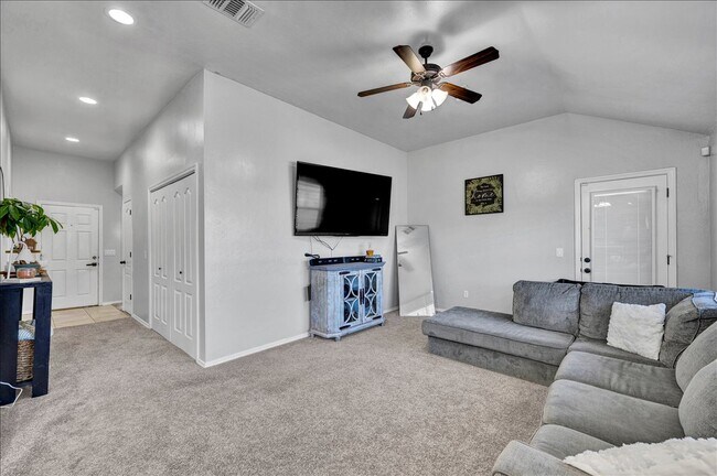 Building Photo - 8601 SW 45th Terrace