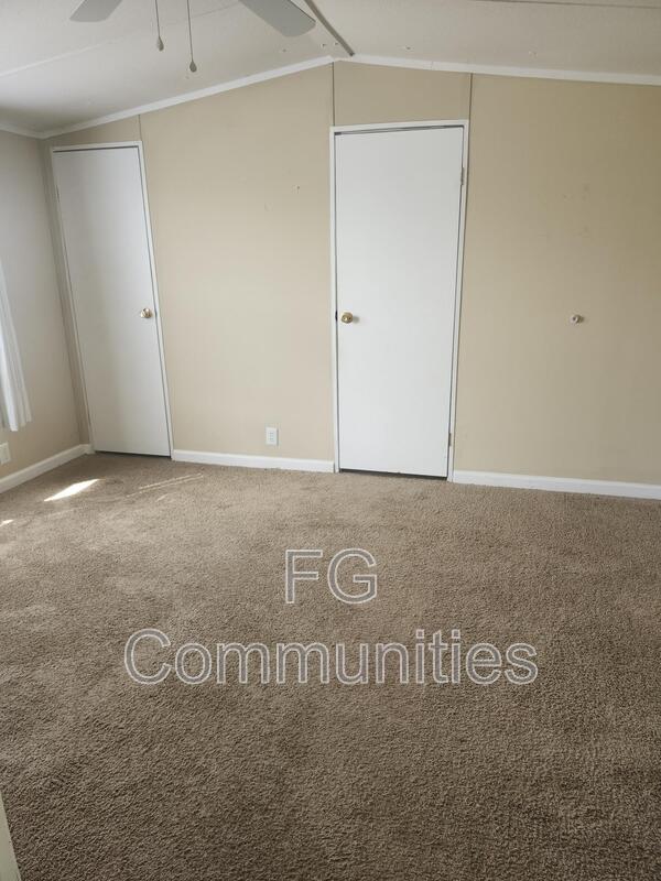 Building Photo - 1021 Crystal Blvd