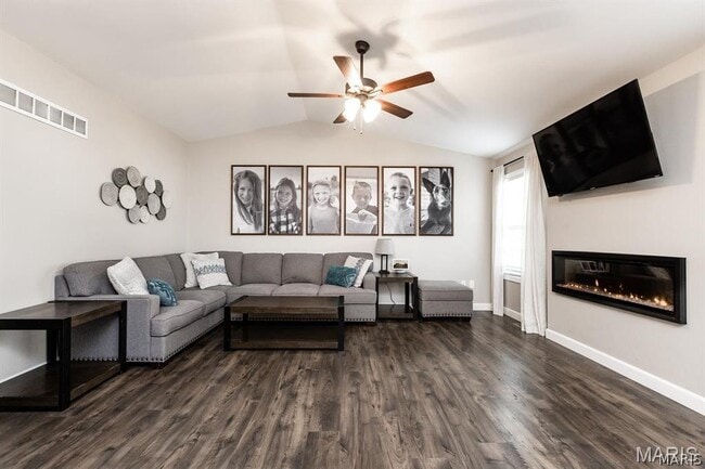 Building Photo - 3505 Chippewa Dr