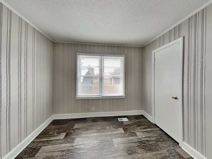 Building Photo - 1432 Mt Gallant Rd