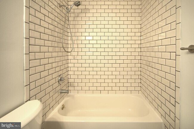 Building Photo - 49 Brambling Ln