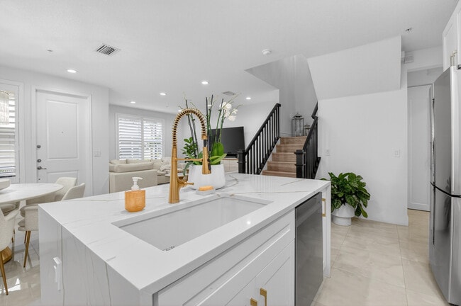 Building Photo - 5022 NW 16th Way