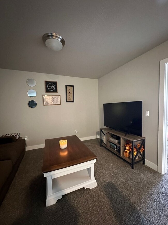 Building Photo - Three bedroom, 2.5 bath townhome