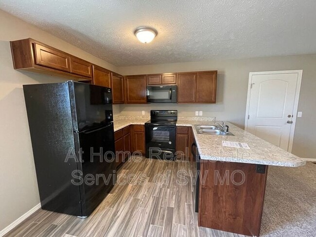 Building Photo - 491 Hudson Ave