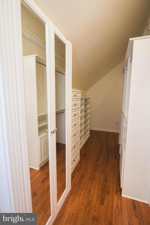 Building Photo - 5482 Royal Mile Blvd