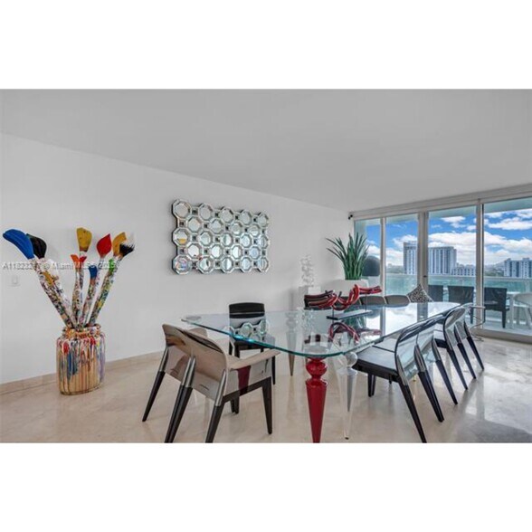 Building Photo - 1643 Brickell Ave