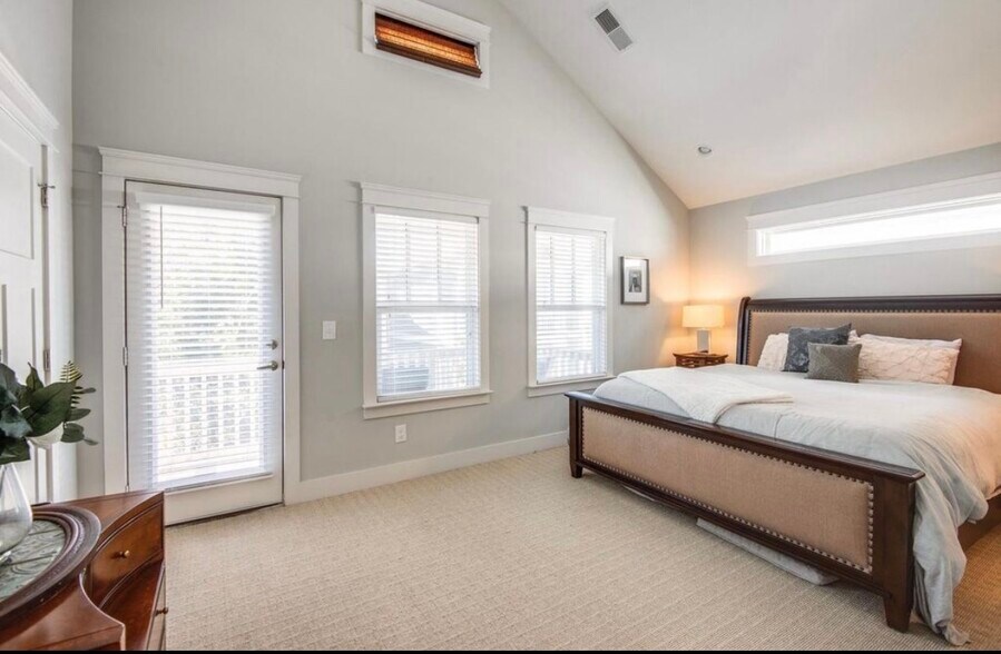 Building Photo - 710 Buchanan St