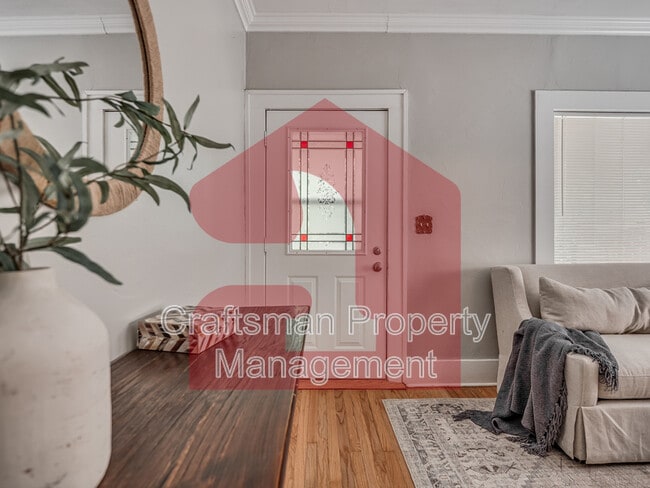 Building Photo - 1501 Gladstone Terrace