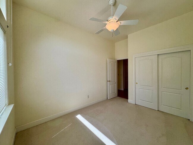 Building Photo - 6255 Peacock Way