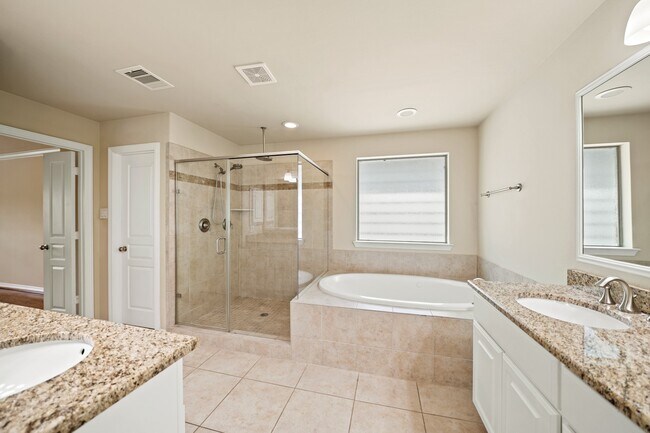 Building Photo - 1121 Beall Landing Ct