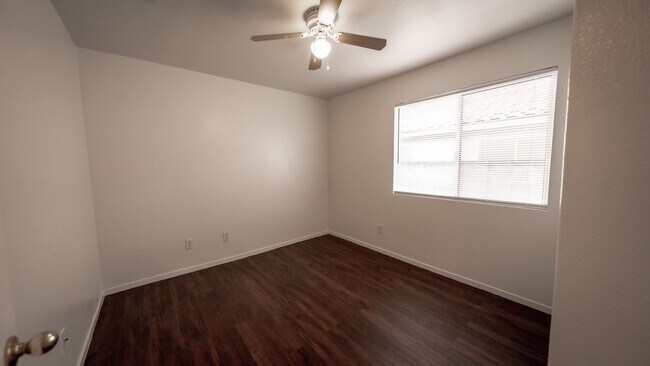 Building Photo - Beautiful Single Story Home with New Floor...