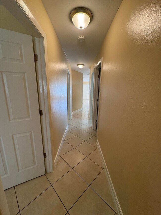 Building Photo - A-6 CALL OWNER FOR REPAIRS FIRST