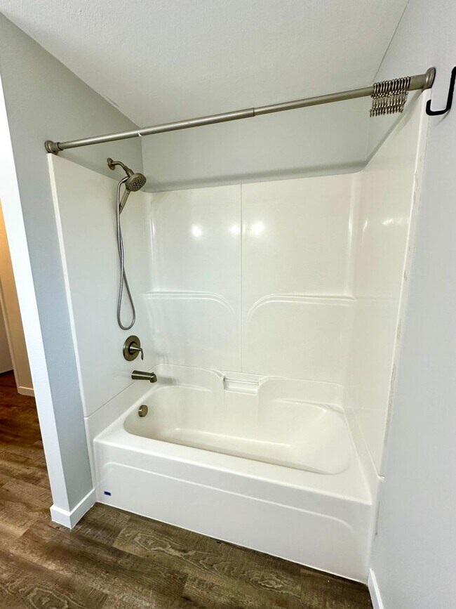 Building Photo - 1139 SW Indian Ave