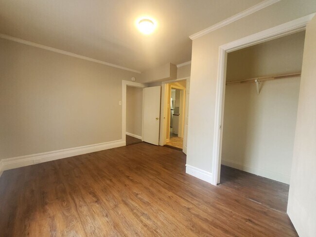 Building Photo - 3 Bedroom 2 Bath House