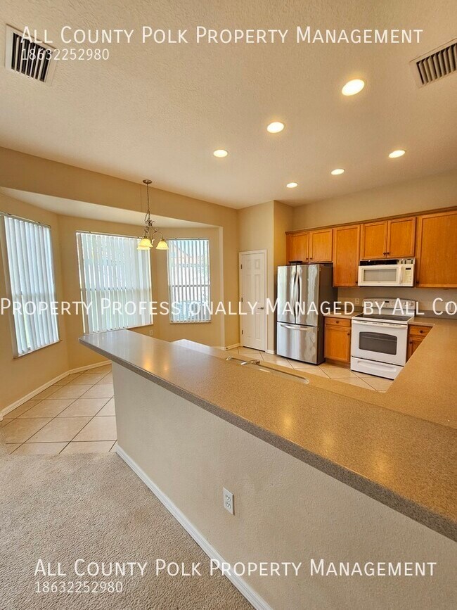 Building Photo - 1721 Altavista Cir