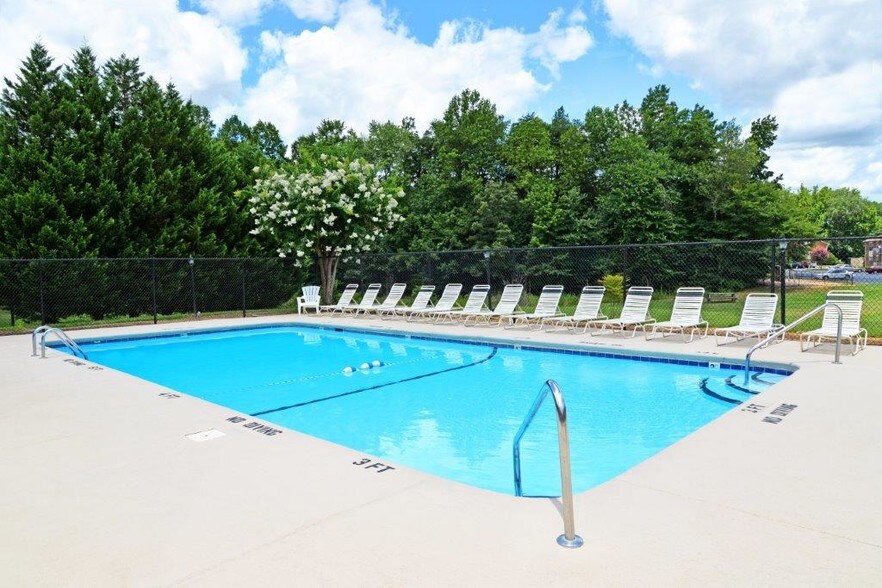 Meadowbrook at High Point 3605 Walden Ln High Point NC 27265