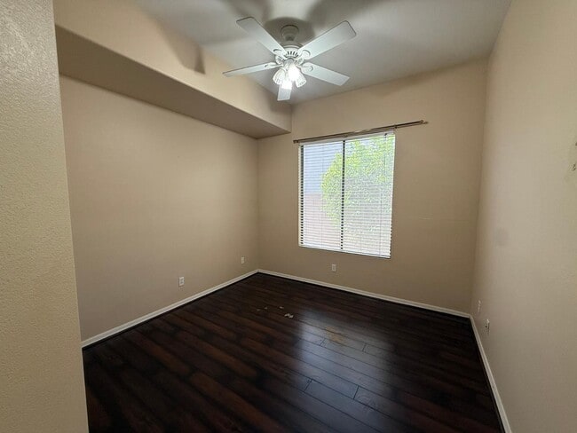 Building Photo - 432 W Carob Dr