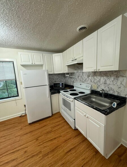 Building Photo - 3583 Midway Rd