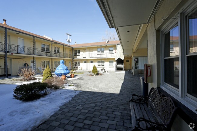Building Photo - Village Square