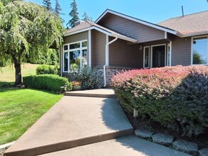 Building Photo - Edgewood Rambler
