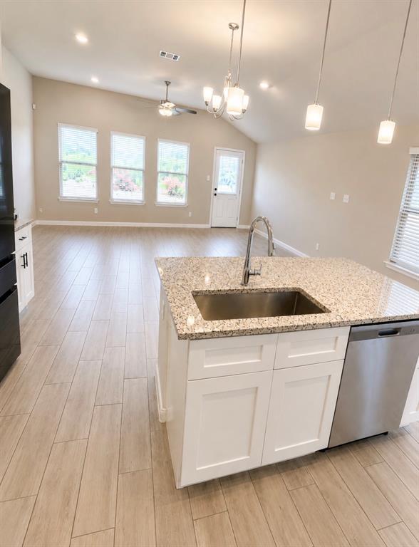 Building Photo - 117 Woods Edge Ln