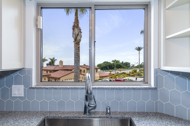 Building Photo - 2084 Costa del Sol