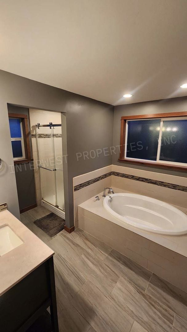 Building Photo - 3 bd 2.5ba Ranch Style Home with Fenced Yard, W/D in Unit, Fireplaces & 2 Car Garage!