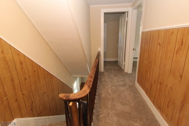 Building Photo - 28 White Meadow Ave