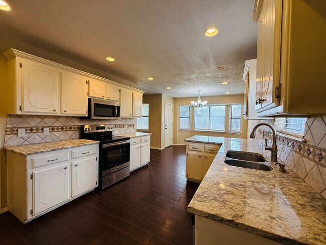 Building Photo - 1135 W Johnathan Way