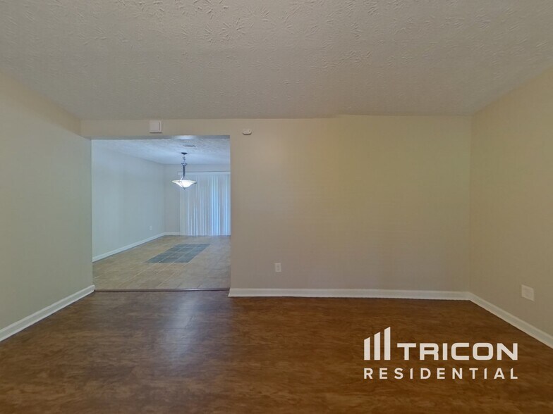 Building Photo - 3011 Eastland Way