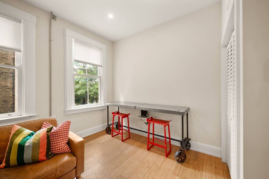 Building Photo - 2 Hust Alley