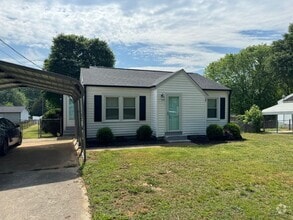 Building Photo - Ready to show!