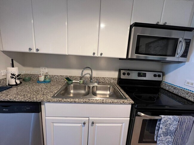 Building Photo - 227 Michigan Ave