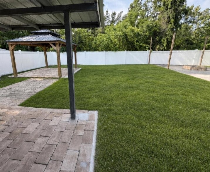Building Photo - 4406 Elderberry Dr