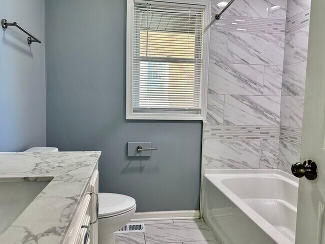 Building Photo - 1125 Wadsworth Ave