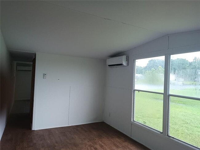 Building Photo - 3366 Maple Ln