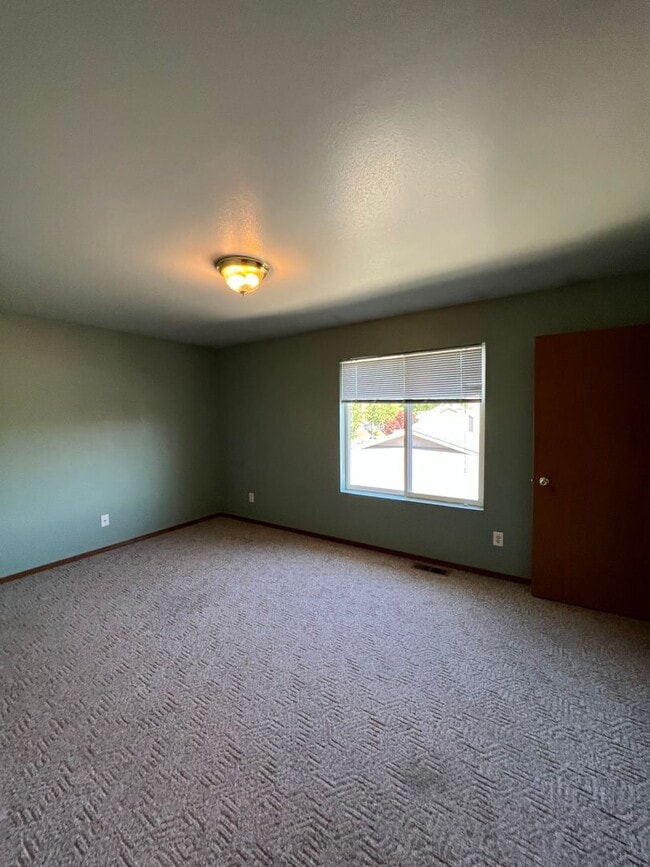 Building Photo - Non-Refundable & Security Deposit Total: $...