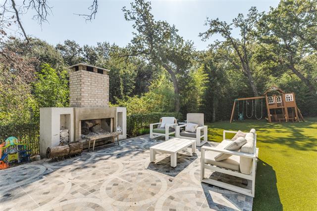 Building Photo - 6017 Woodlake Dr