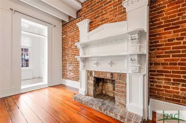 Building Photo - 117 E Jones St