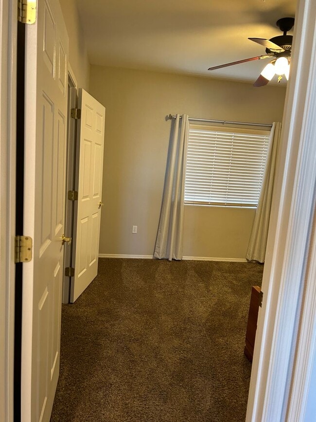 Building Photo - Long term - unfurnished ground floor condo