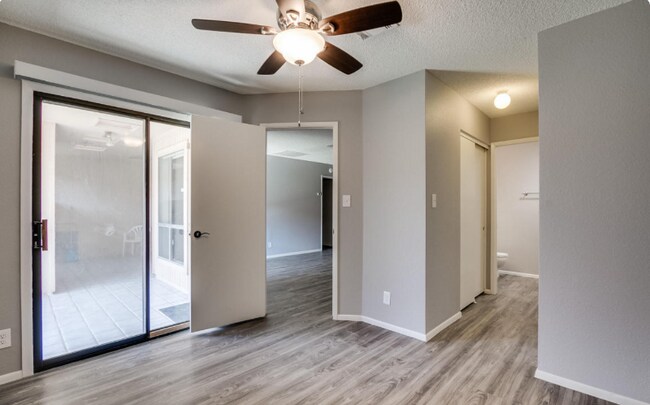 Building Photo - 25 N Cottonwood St