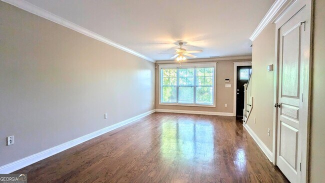 Building Photo - 660 Barnett Shoals Rd