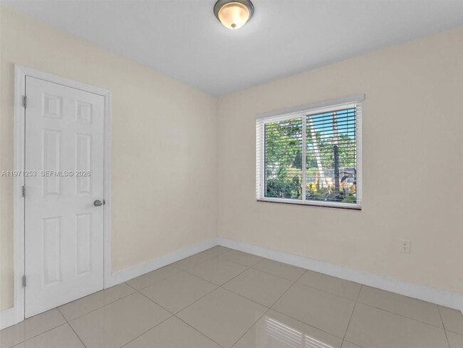 Building Photo - 6510 SW 63rd Ct