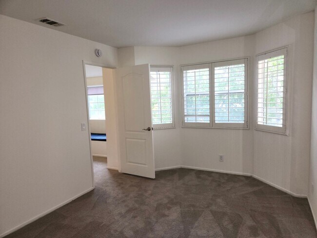 Building Photo - 2300 Maple Ave