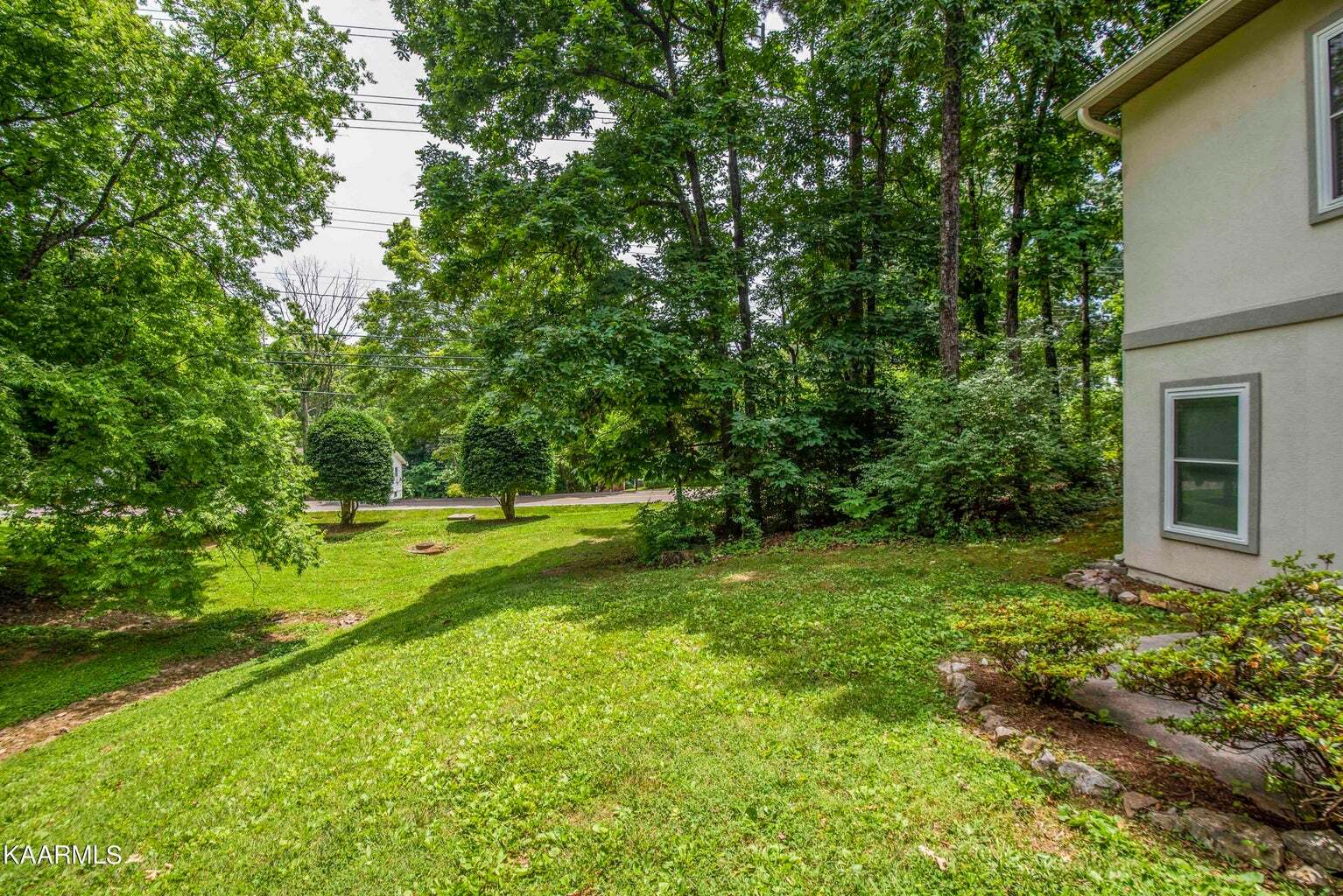 Building Photo - 1728 Stone Hedge Dr