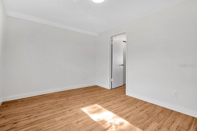 Building Photo - 6701 S Westshore Blvd